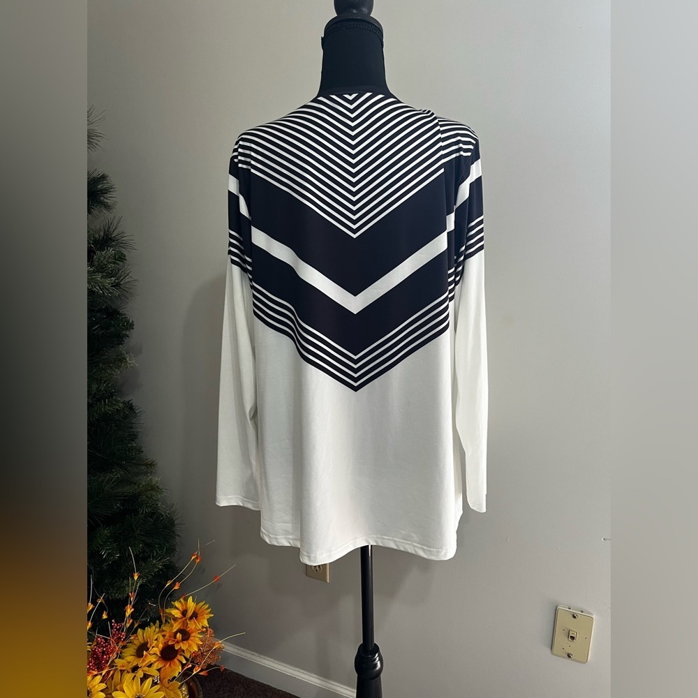 Chic Monochrome Striped Long Sleeve Top - Picture 2 of 7